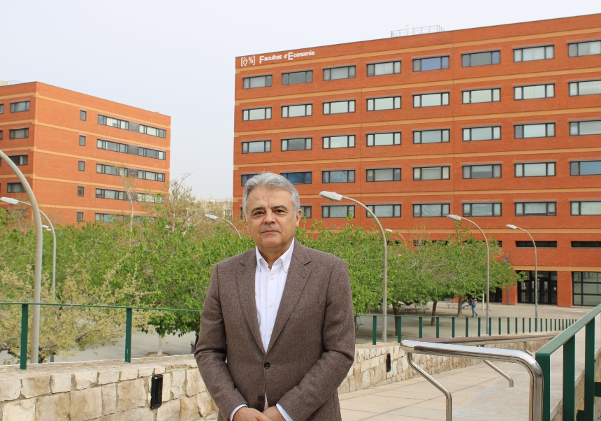 Francisco Muñoz Murgui, reelegido como decano de la Facultat d’Economia de la Universitat de València